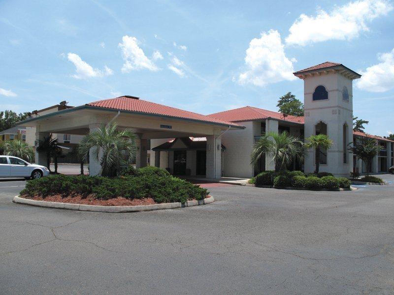 Super 8 By Wyndham Savannah Zewnętrze zdjęcie